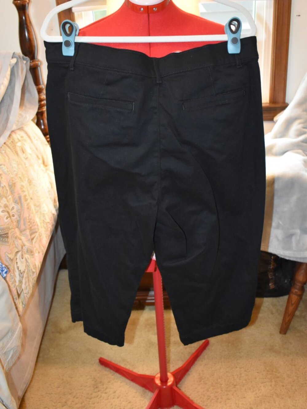 Capri's - Picture 4 of 4